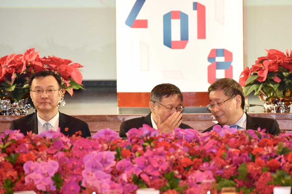 上海市常務副市長周波、台北市長柯文哲、上海市台辦主任李文輝在兩岸雙城論壇。（攝影：張文玠）
