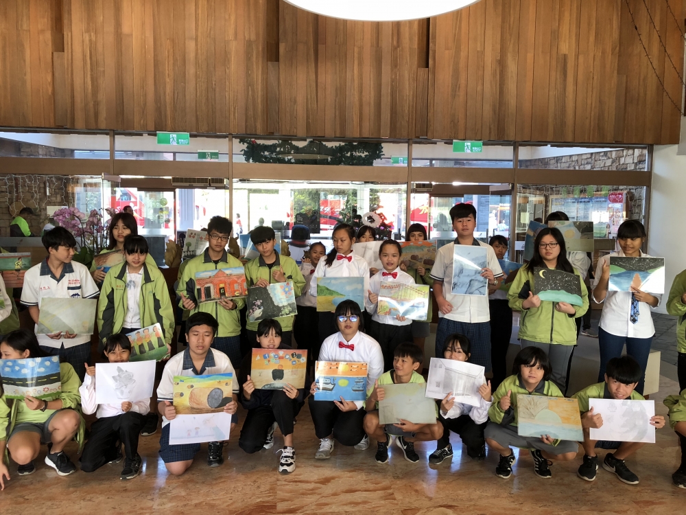 滿州國中的33位小畫家們參加交換禮物，投稿總計34幅畫作。(圖片來源:南仁湖)