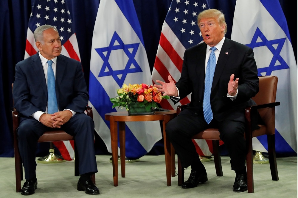 以色列總理納坦雅胡（Benjamin Netanyahu）和美國總統川普（Donald Trump），在國際政治舞台上關係密切。（湯森路透）