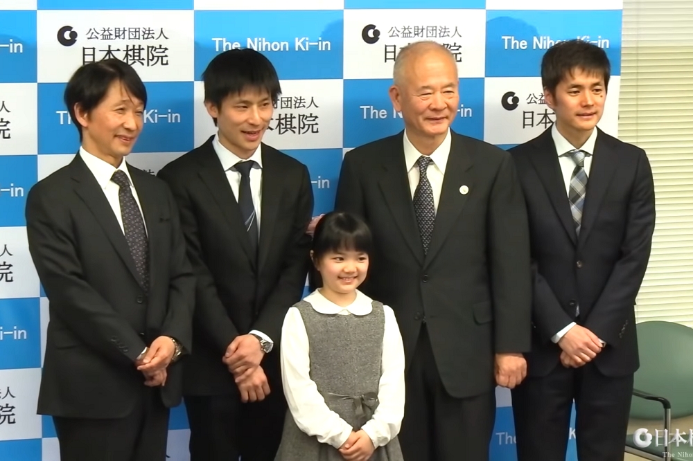 日本小學生仲邑堇10歲成為日本棋院職業棋士，打破上一個11歲6個月的紀錄。（圖片取自日本棋院YouTube影片）