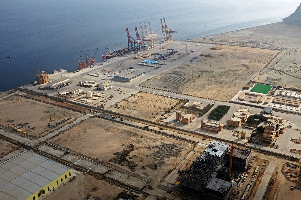 沙烏地阿拉伯將斥資100億美元於巴基斯坦瓜達爾港興建煉油廠。（湯森路透）