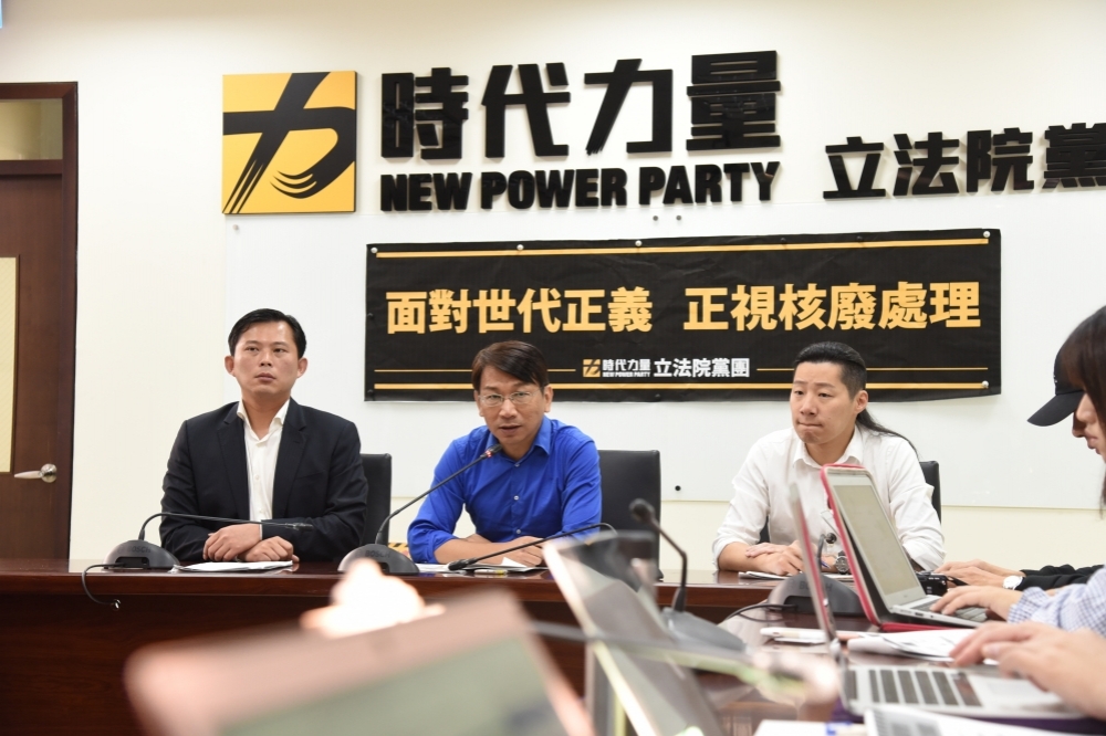 黃國昌雖辭去黨主席，暫時還保留新北市黨部主委職務。（攝影：張文玠）