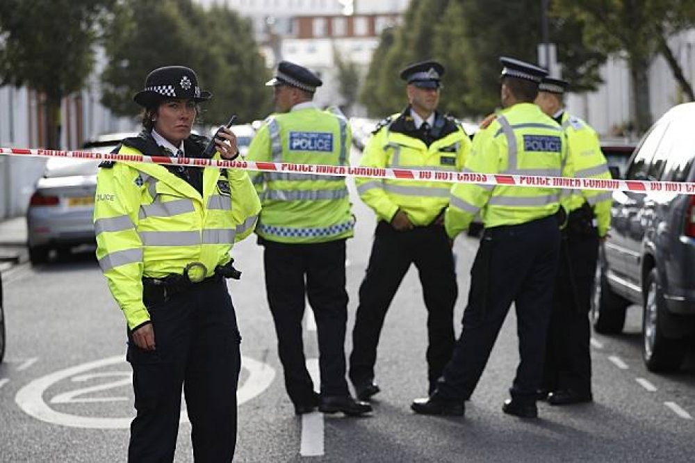 英國警方在事發地附近拉起封鎖線。（美聯社）