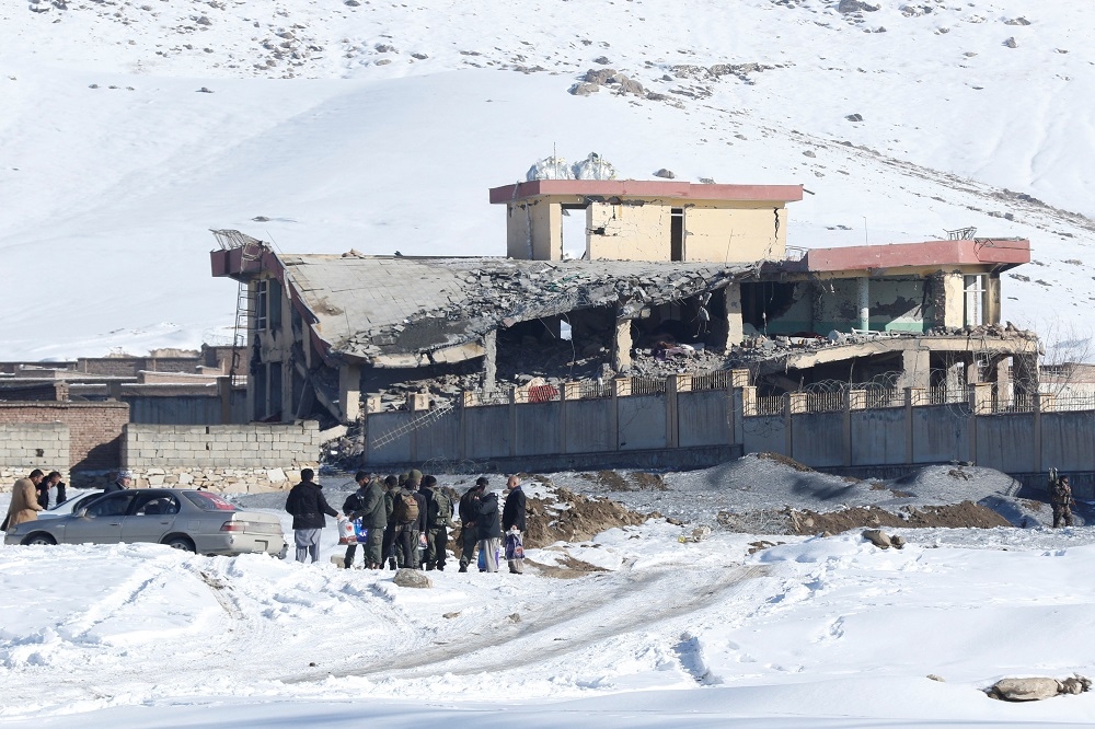 阿富汗瓦達克省的國安單位軍事基地遭到神學士攻擊，至少126人喪命。（湯森路透）