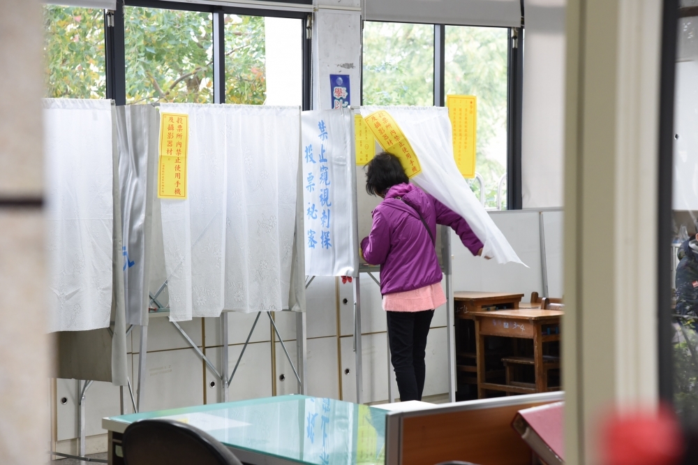 第9屆立委台北市第二選區、台中市第五選區補選27日進行投票。據外界預測，最快傍晚5點就能知道開票結果。（攝影：張文玠）