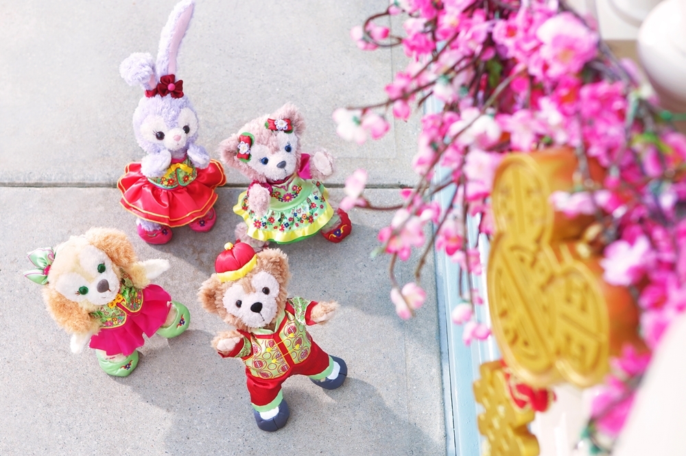 香港迪士尼即日起至2019年2月24日，推出新春慶祝活動（圖片來源：香港迪士尼樂園度假區）