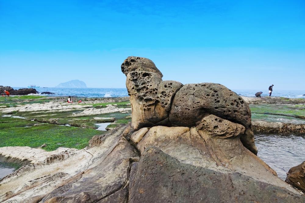 遙望基隆嶼的海豹岩（攝影：羅佳蓉）