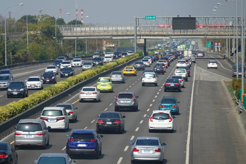 8日大年初四，一早就陸續出現南、北向車潮，預期將出現本次連假北向最大量。（資料照片／羅佳蓉攝）