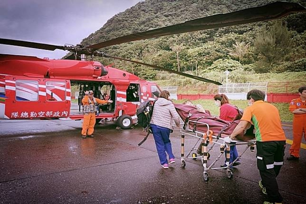 蘭嶼衛生所護理師蔡邑敏搭乘直升機身亡，但銓敘部不認因公殉職。圖為示意圖。（圖片取自黃天德臉書）