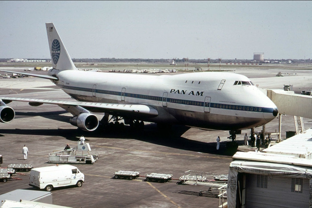 泛美航空麾下747客機，1973年停靠於紐約甘迺迪機場的樣貌。（圖片取自美國國家檔案館）