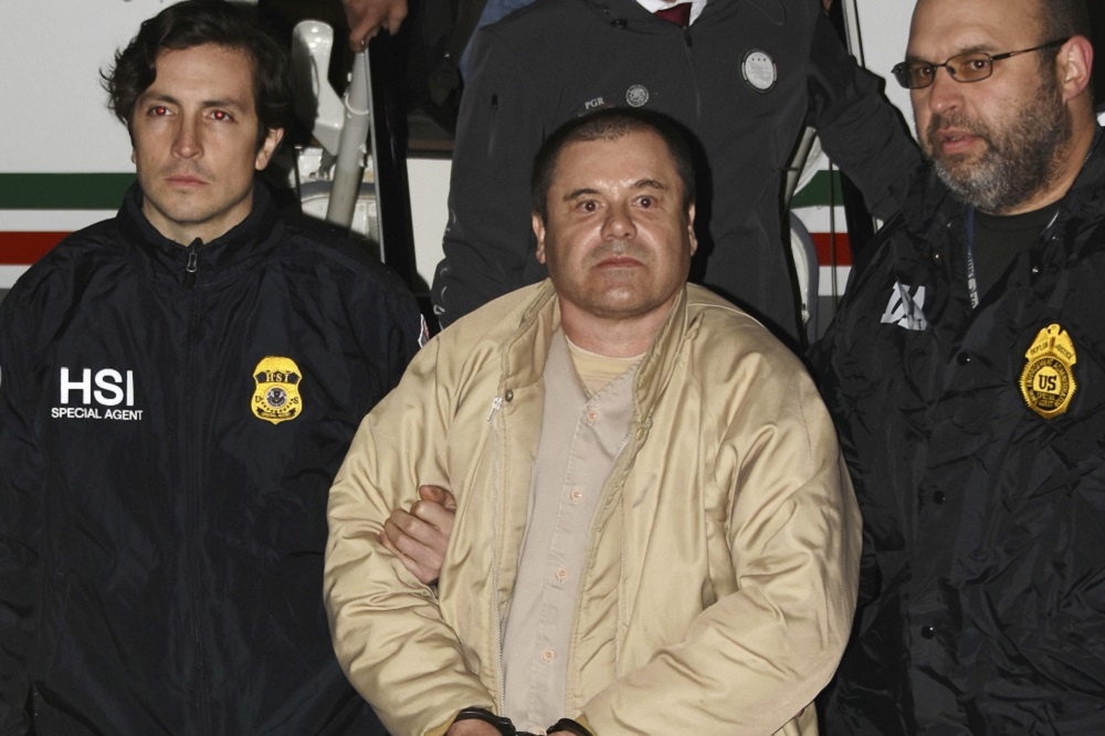 墨西哥毒梟「矮子」古茲曼於2017年正式引渡至美國紐約。（美聯社）