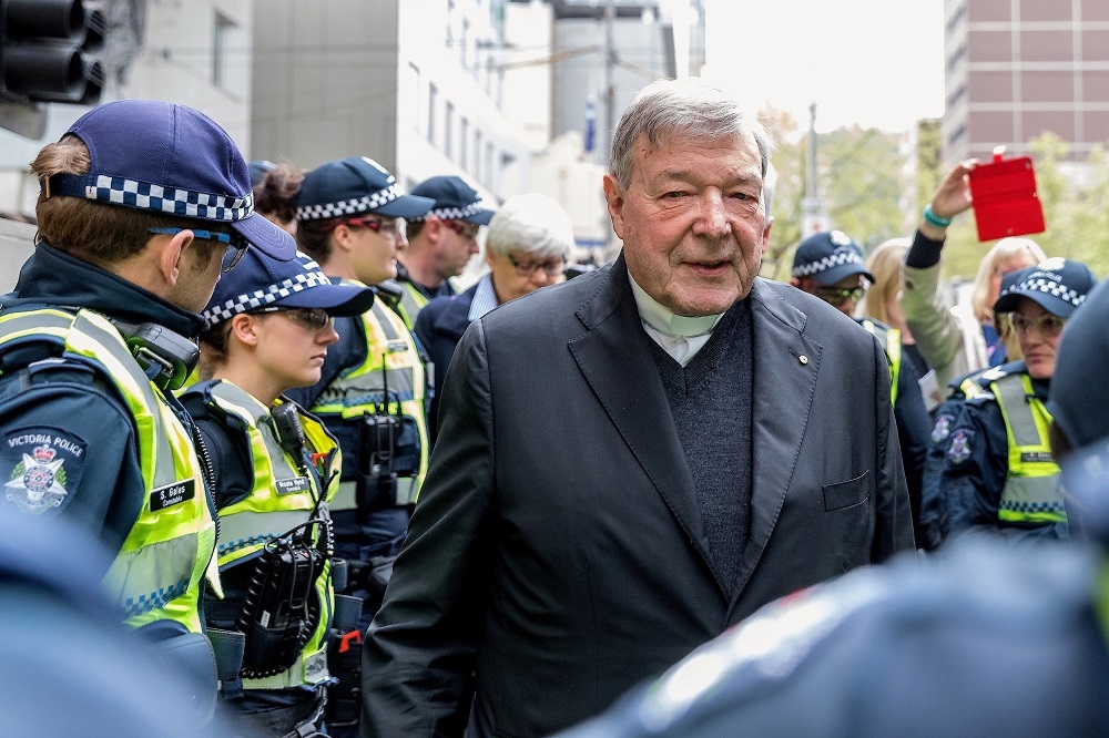 前澳洲樞機主教佩爾（George Pell），被指控猥褻和強暴男童，26日澳洲法院裁定罪名成立。（湯森路透）