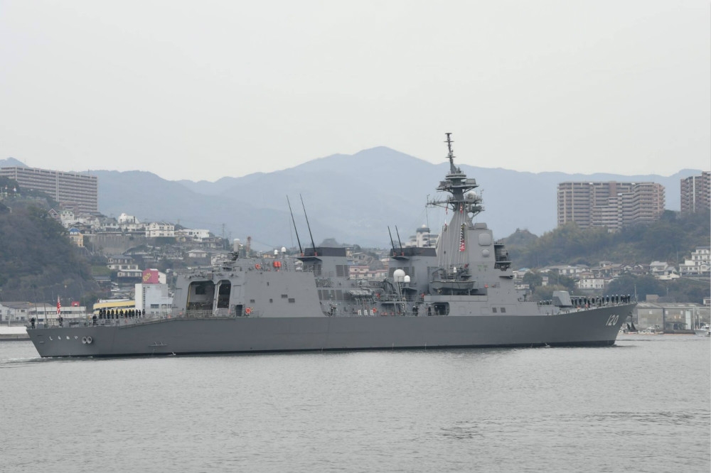 日本朝日級驅逐艦二號艦「不知火號」28日於長崎服役。（圖片取自海上自衛隊）