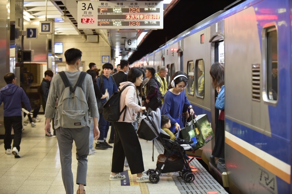 因應清明連假疏運，台鐵9日宣布全線加開252班列車，提供北宜100元、北花200元優惠票價，20日開放購票。（資料照片／李智為攝）