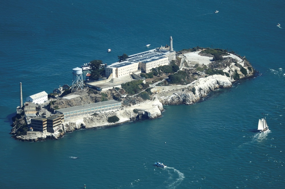 美國舊金山灣區的阿爾卡特拉斯島（Alcatraz Island），俗稱惡魔島。（湯森路透）