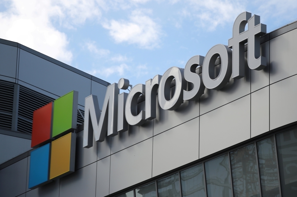 微軟8日對鴻海提告，指控鴻海未依約支付權利金。（湯森路透）