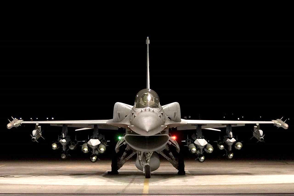 空軍正式向美提出採購66架新型戰機的發價書，新型戰機是以F-16CD型戰機機體結構（圖），加AESA雷達航電系統的F-16 Block70 Viper戰機為主。（Lockheed Martin官網）