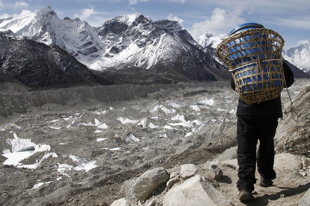 尼泊爾境內有冰山縱橫。（湯森路透）