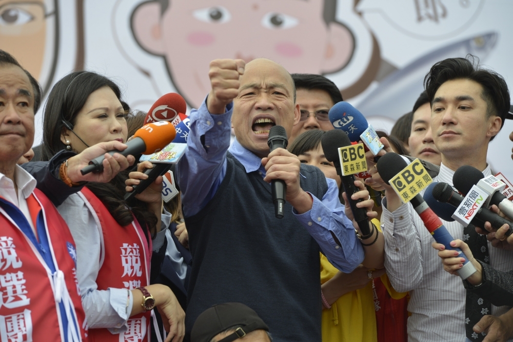 針對國民黨內拱韓參選2020聲浪不斷，韓國瑜至今卻不願表態是否參選的狀態，藍委費鴻泰呼籲黨中央將總統提名作業延後2個月，藉此促成黨內團結和諧。（攝影：李智為）