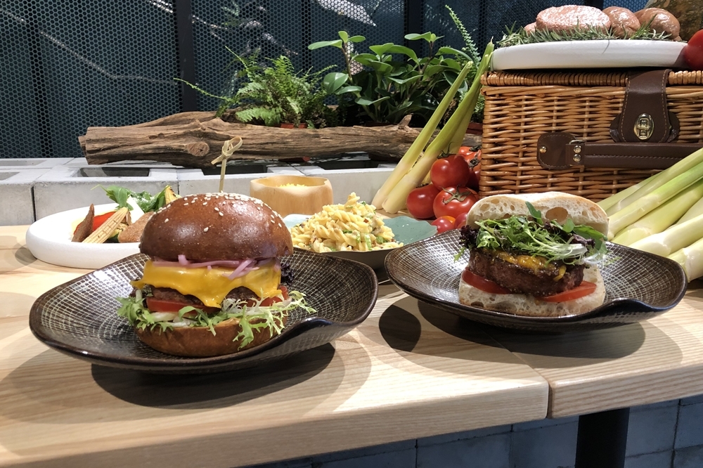 DARCIS Café近日引進「Beyond Meat」未來肉排，並以此為原料設計出多款「未來漢堡」（攝影：黃衍方）
