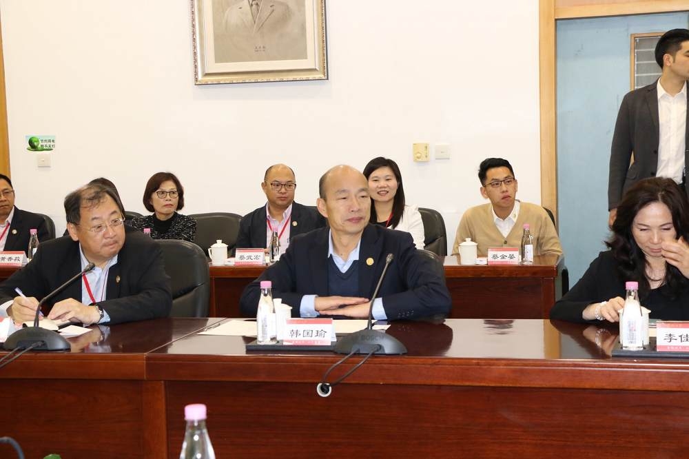 高雄市長韓國瑜27日上午赴「中國對台最大智庫」廈門大學台灣研究院進行閉門會談。（高雄市政府提供）