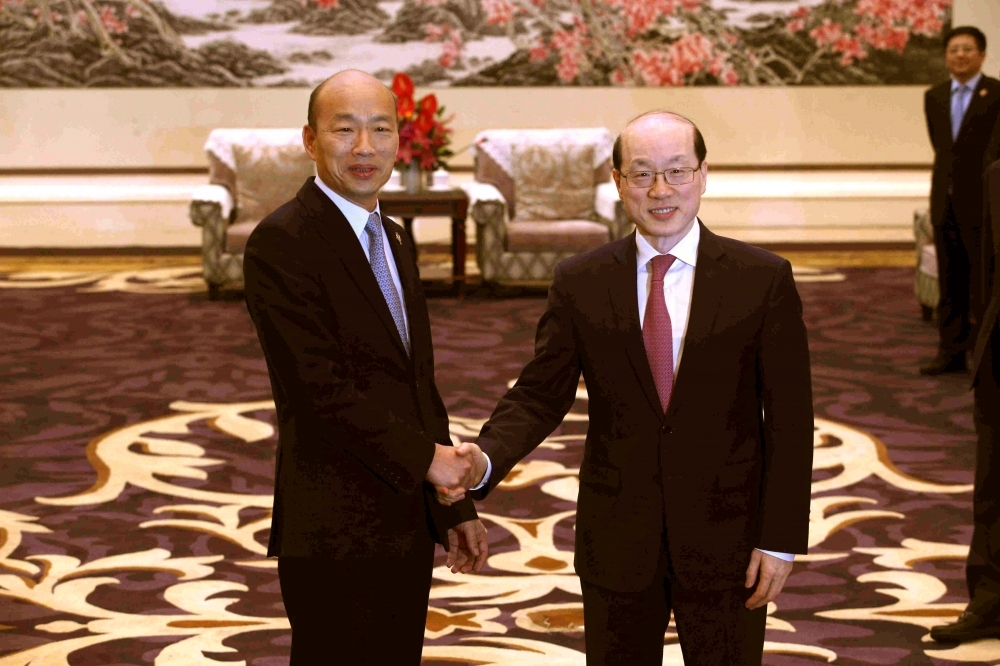  韓國瑜和國台辦主任劉結一會面。（圖片由高雄市政府提供）