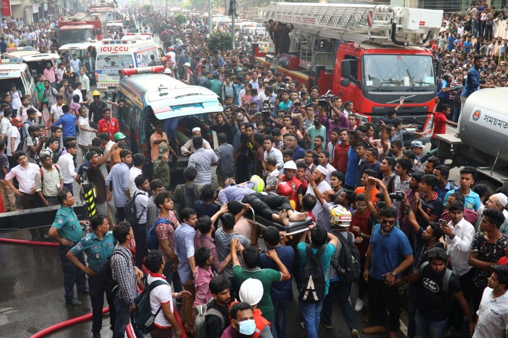 孟加拉首都達卡28日發生大火，已知17人死。（湯森路透）