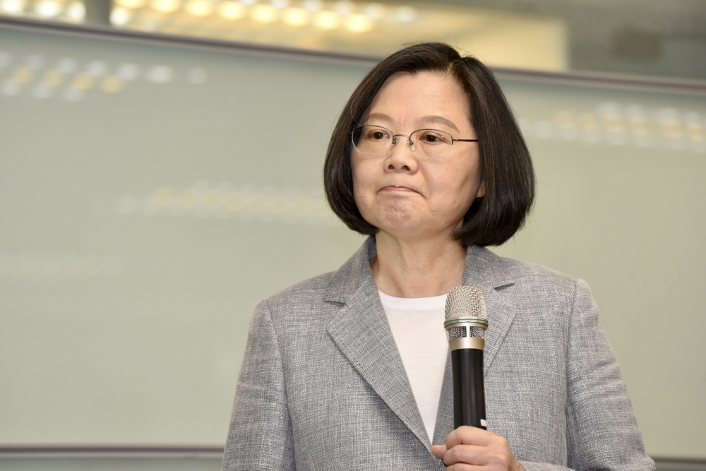 民進黨中執會10日通過延長初選協調時程至5月22日，蔡英文總統晚間也在臉書發文重申立場，指初選的目的不是誰的輸贏，而在打贏大選。（資料照片／張文玠攝）