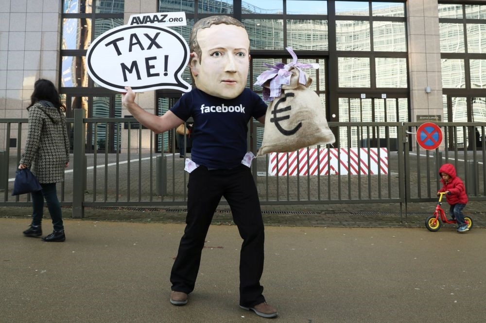 面對近年Facebook連串醜聞，祖克柏面臨下台聲浪（湯森路透）。
