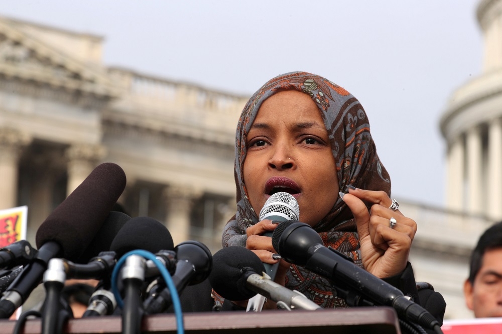 奧馬爾（Ilhan Omar）為美國眾議院史上首位穆斯林女議員。（湯森路透）