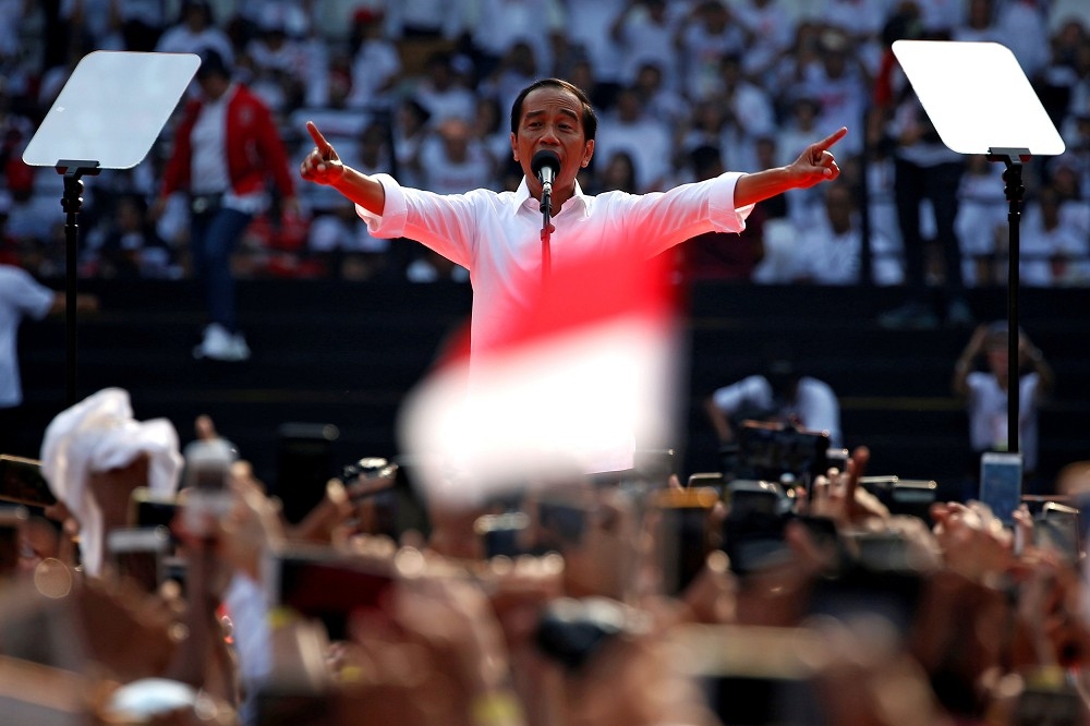 印尼總統佐科威13日在印尼雅加達發表演說。（湯森路透）