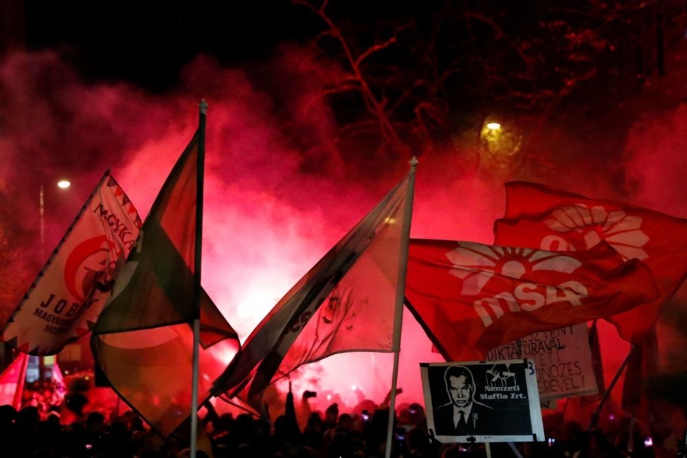 與資方對抗，天生帶有反動基因的勞動節，圖為匈牙利布達佩斯1日舉行的勞工示威。（湯森路透）