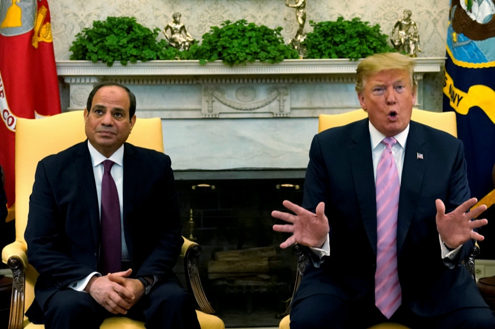 埃及總統塞西（圖左）出訪美國，與川普（圖右）在白宮內會面。（湯森路透）