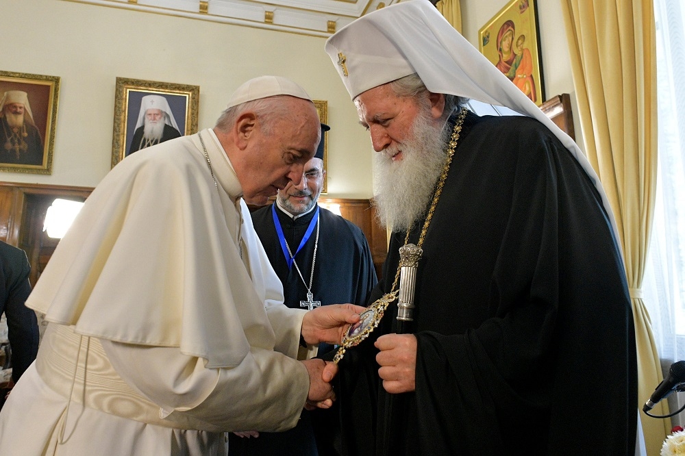 天主教教宗方濟格5日訪問保加利亞東正教牧長。（湯森路透）