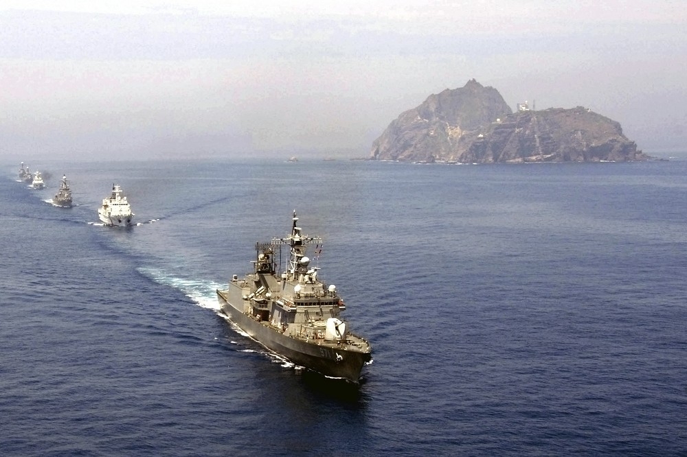 南韓2008年在獨島附近進行海上軍演。（湯森路透）