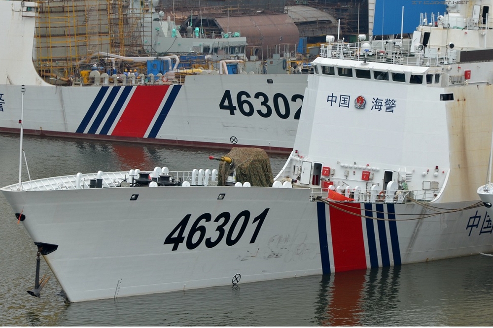 伯索夫號4月15日訪問香港前兩天，中國海警最新的46302巡邏艦穿越巴士海峽等候，此舉被解讀有互別苗頭意味。(圖片取自環球網/中國飛揚軍事)