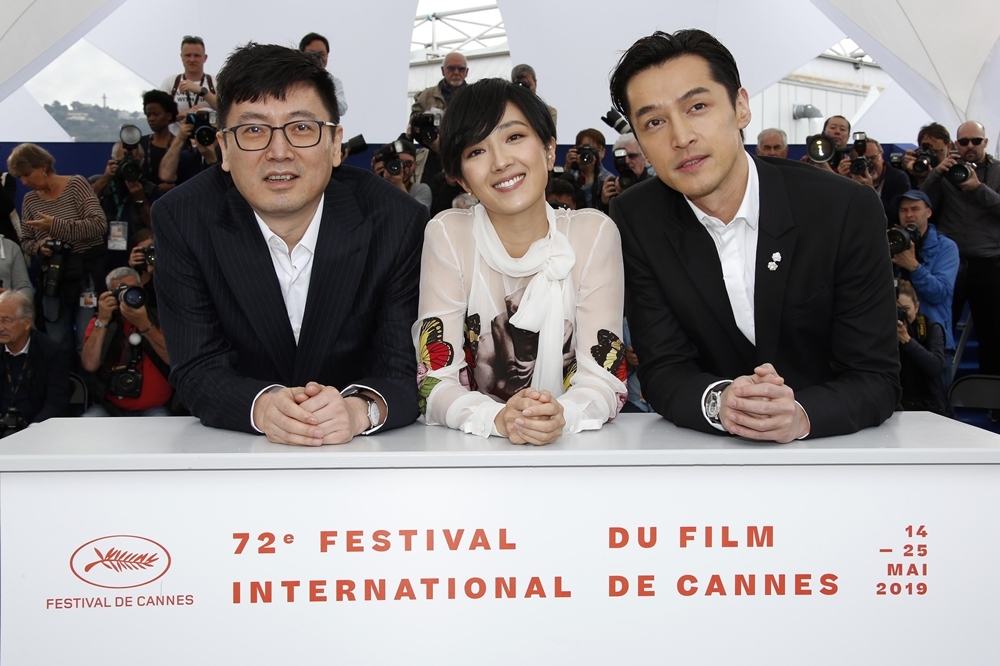 《南方車站的聚會》導演刁亦男（左至右）、演員桂綸鎂、演員胡歌（湯森路透）