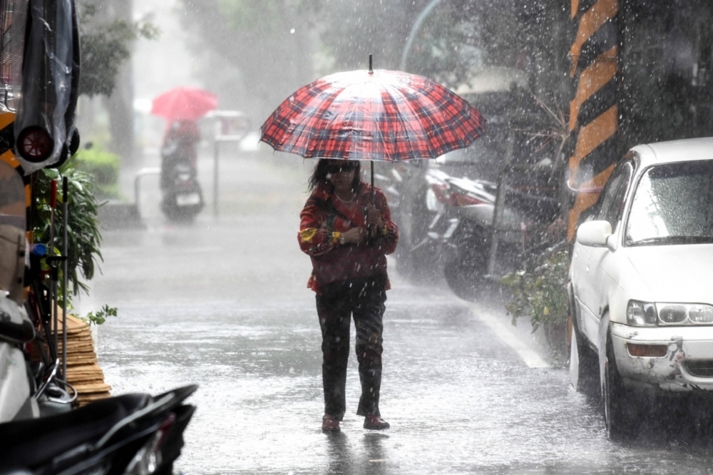 6月1日起至4日梅雨季的滯留鋒將靠近北部海面，吳德榮表示，將有大雨發生機率。（資料照片／葉信菉攝）