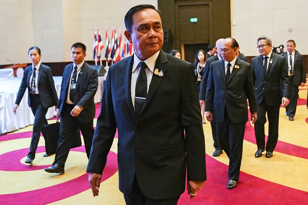 泰國總理帕拉育（前中）５日成功連任。（湯森路透）