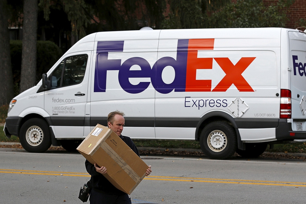 FedEx宣布未來不再託運亞馬遜的包裹。（湯森路透）