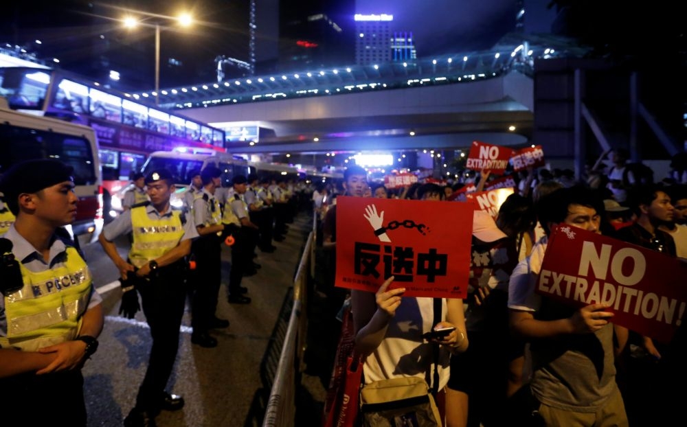 香港9日「反送中」示威，聚集號稱百萬民眾，展現堅決的態度。（湯森路透）