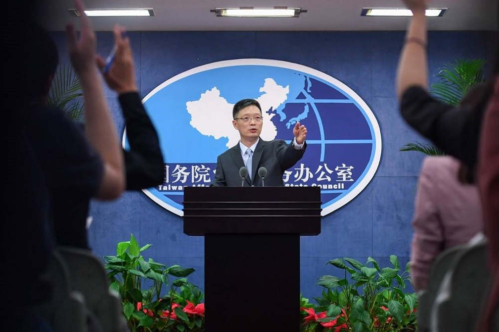 台北市長柯文哲先前說，「兩岸事務不是外交、國際關係，而是有專屬定位的兩岸關係。」對此，中國國台辦發言人安峰山12日表示讚賞。（取自兩岸頭條臉書）