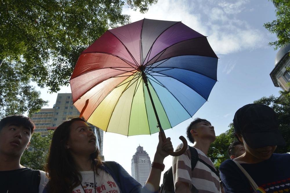同婚專法上路近一個月，截至16日全台灣就已經有1068對同志新人步入婚姻。（資料照片／李智為）