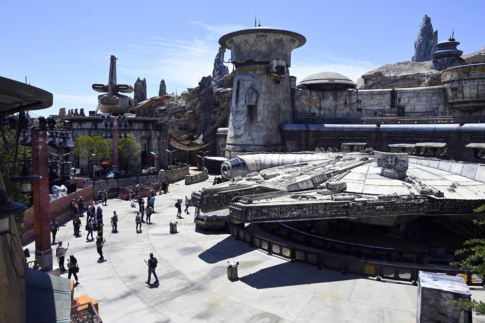 今年5月31日，《星際大戰》主題園區「星際大戰：銀河邊緣」在加州迪士尼樂園開幕（湯森路透）