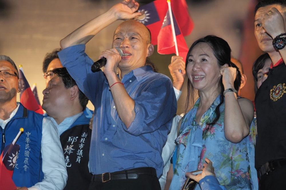 高雄市長韓國瑜今晚到台中市參加挺韓造勢大會，主辦單位喊出現場湧進20萬支持者，場面壯觀。（攝影：張家銘）