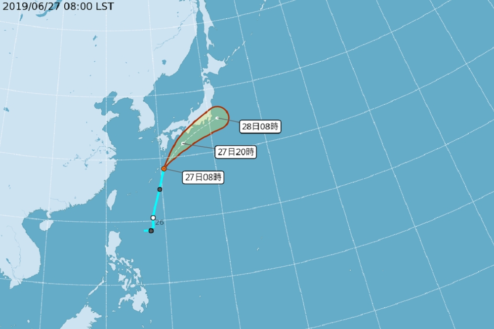 位於琉球南方海面的熱帶性低氣壓有增強為第3號颱風「聖帕」的機率，不過，對台灣沒有影響。（圖片取自中央氣象局）