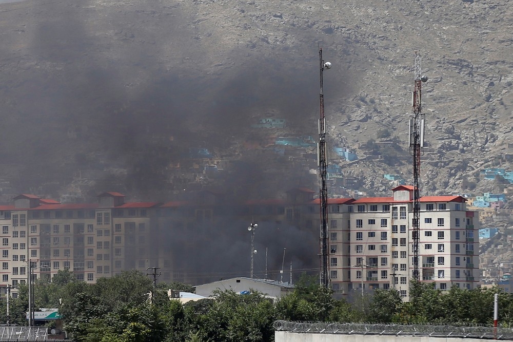 極端組織神學士攻擊阿富汗國防部周遭，造成至少6死、逾百人傷。（湯森路透）