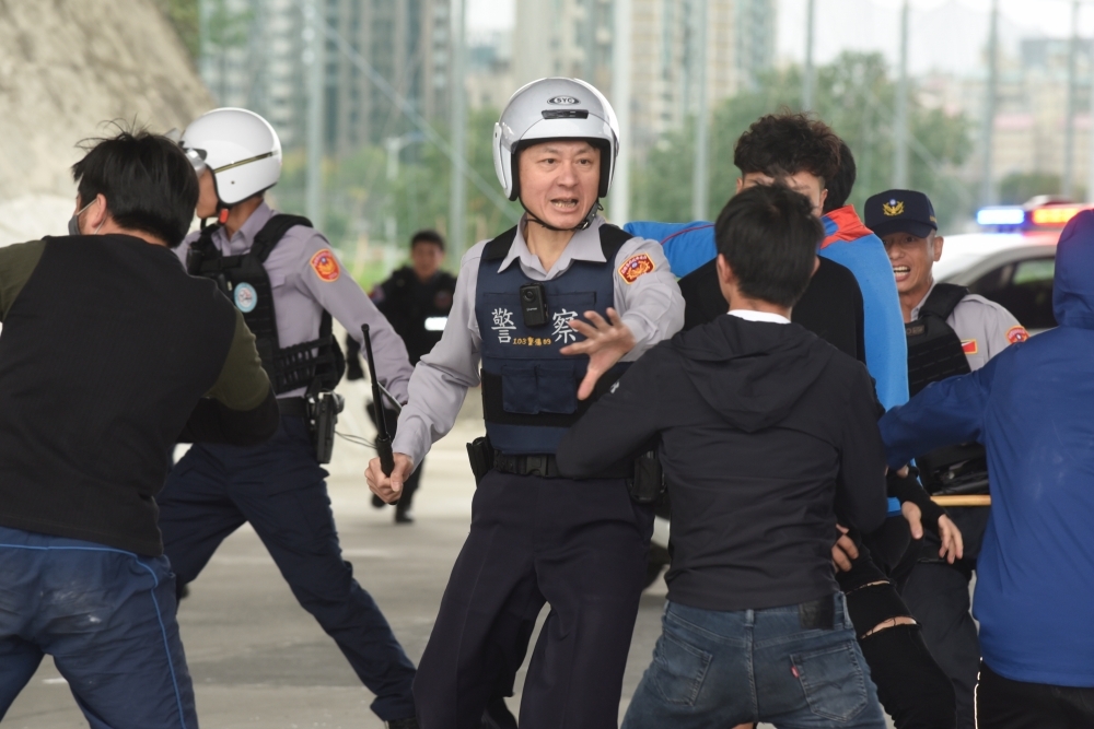 警政署長陳家欽6日在臉書PO文，讓台灣社會開始討論警察使用槍枝相關的法律限制。（資料照片／鄭宇騏攝）