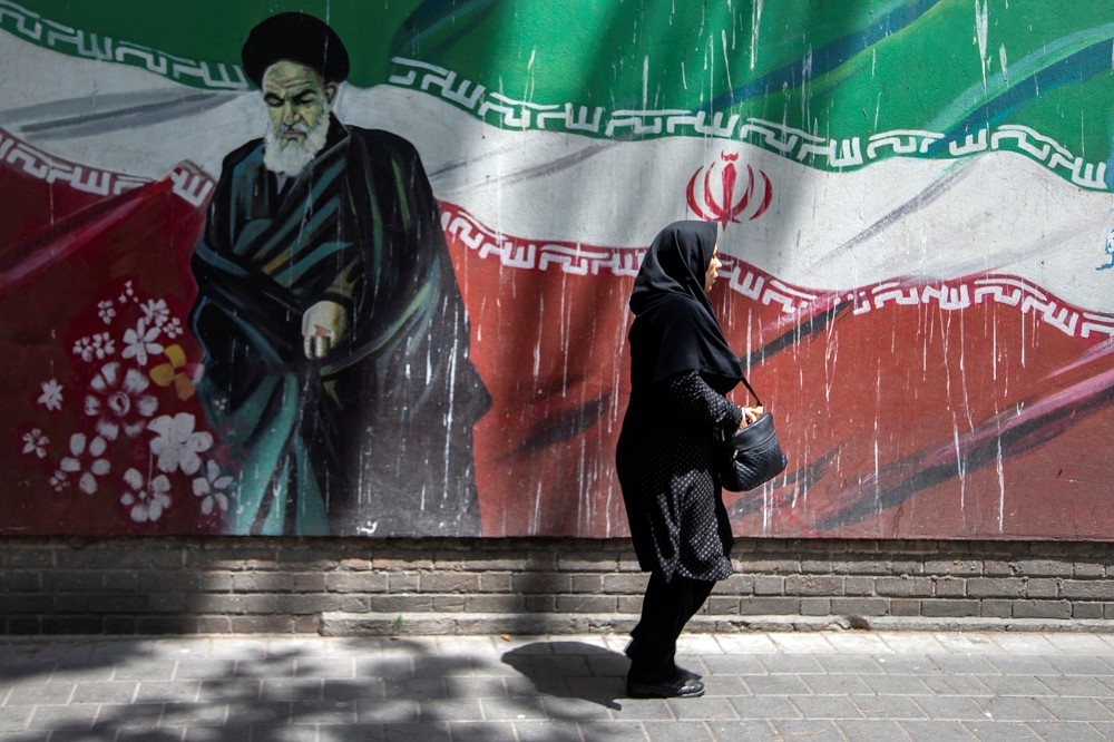 伊朗揚言重啟離心機、提高鈾濃縮純度至20％。（湯森路透）