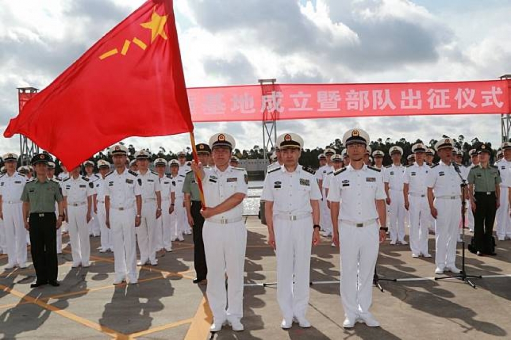 11日中國人民解放軍舉行進駐吉布地共和國儀式，並從廣東省南部啟航。（湯森路透）